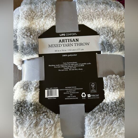 LIFE COMFORT® ARTISAN MIXED YARN THROW 60 in x 70 in NWT Beige - Picture 4 of 6